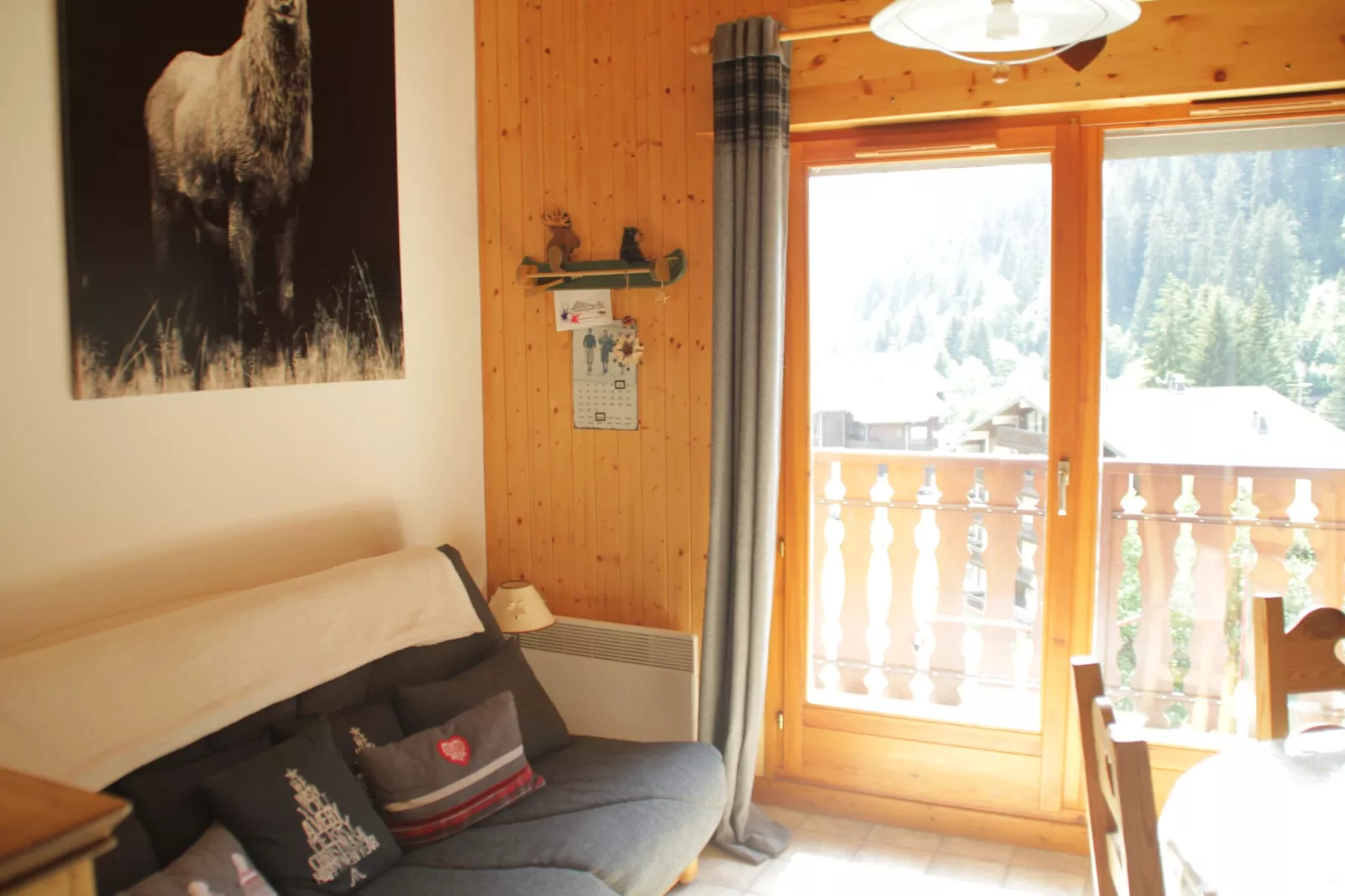 Forsythia FA18 FAMILY 1& NATURE 4 Pers.-Living room