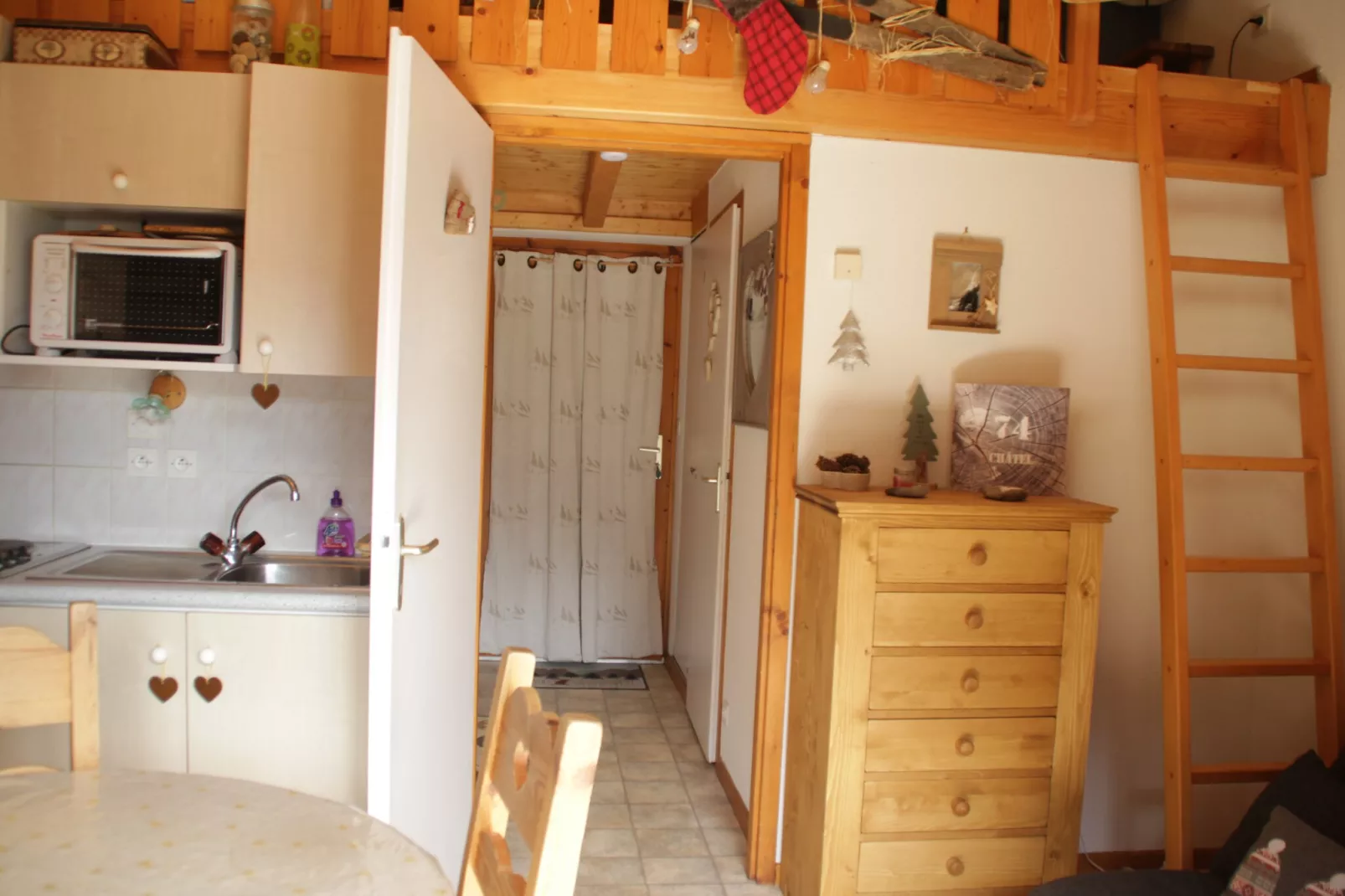 Forsythia FA18 FAMILY 1& NATURE 4 Pers.-Kitchen