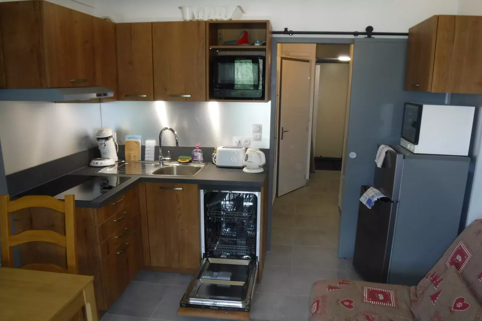 Gentianes GNB66 COSY & MOUNTAIN 3 Pers.-Kitchen