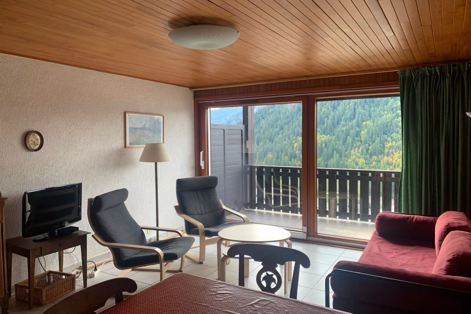 Chatellan CTA9 CENTER & TELECABINE 5 Pers.-Living room