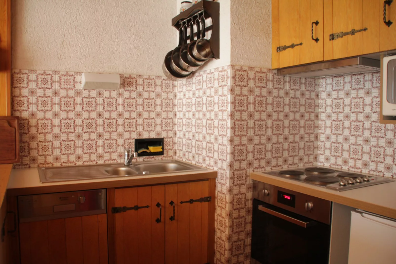 RESIDENCE RSA18 SWIMMING POOL & CENTER 6 pers.-Kitchen