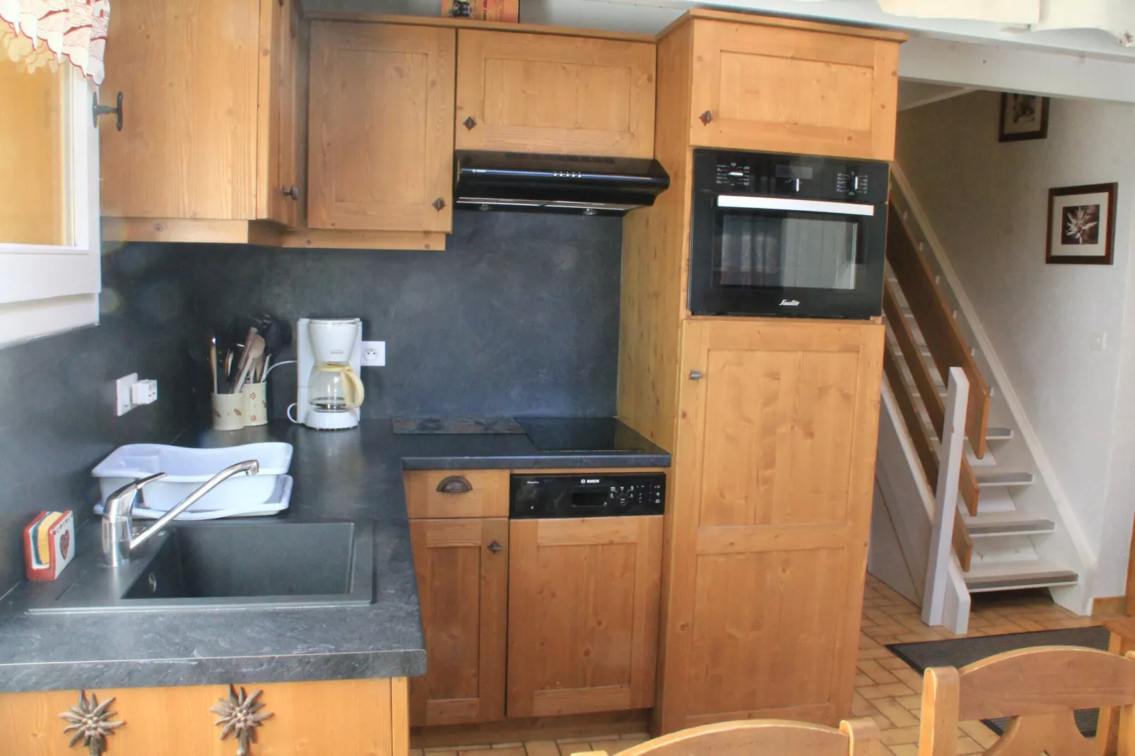 Chalet Madeline MD25 SUN & VIEW 6 pers.-Kitchen