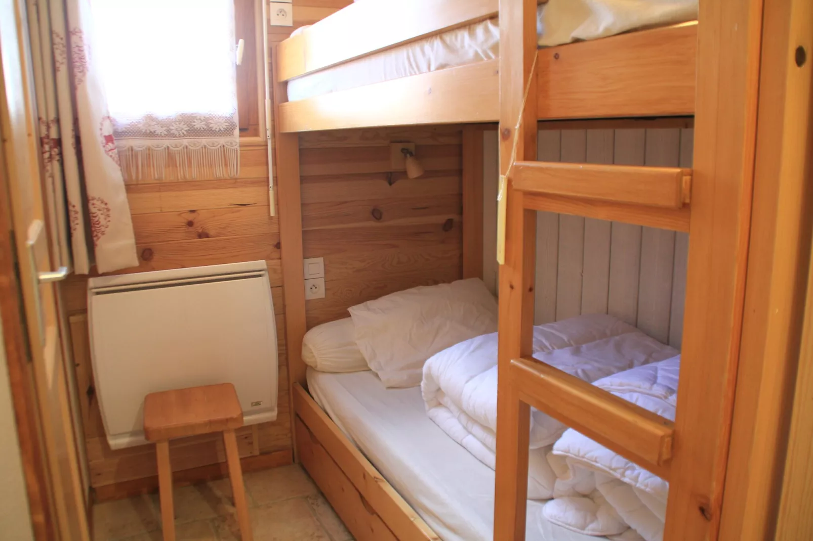 Christina CR12 FAMILY & QUIET 4 Pers.-Chambre