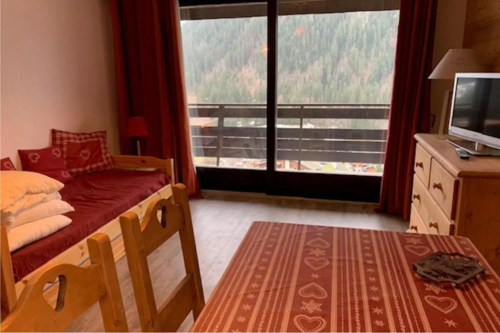 Croix de Savoie CX22 CENTER & VIEW 2 Pers.-Living room