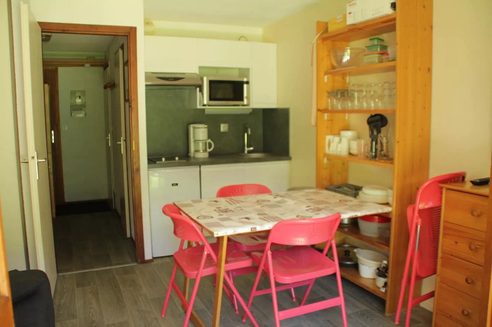 Linga LGA101 TELECABINE & NATURE 4 pers.-Dining room