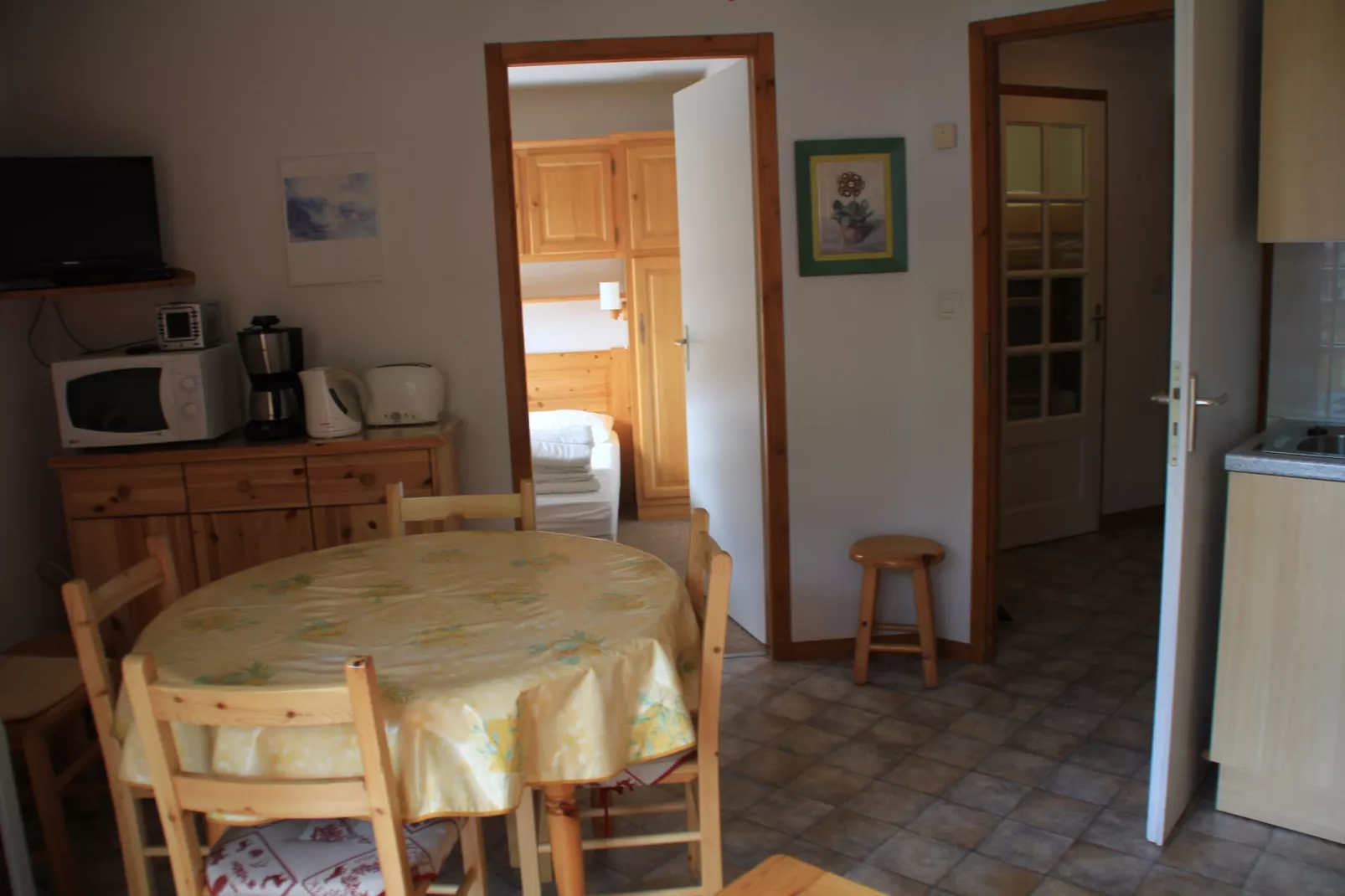 Orchidée OD8 NATURE & TELECABINE 4 pers.-Dining room