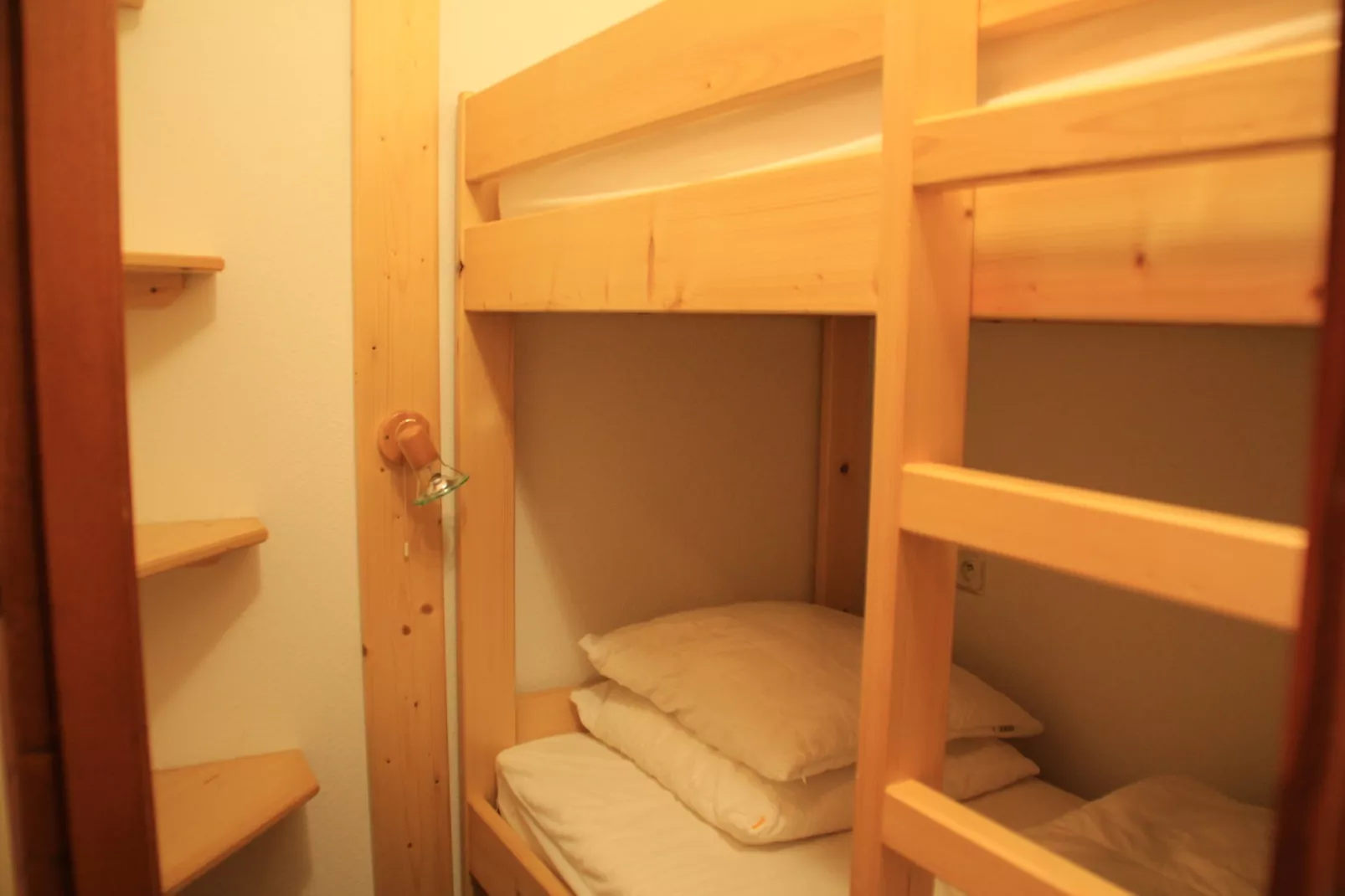 Orchidée OD8 NATURE & TELECABINE 4 pers.-Bedroom