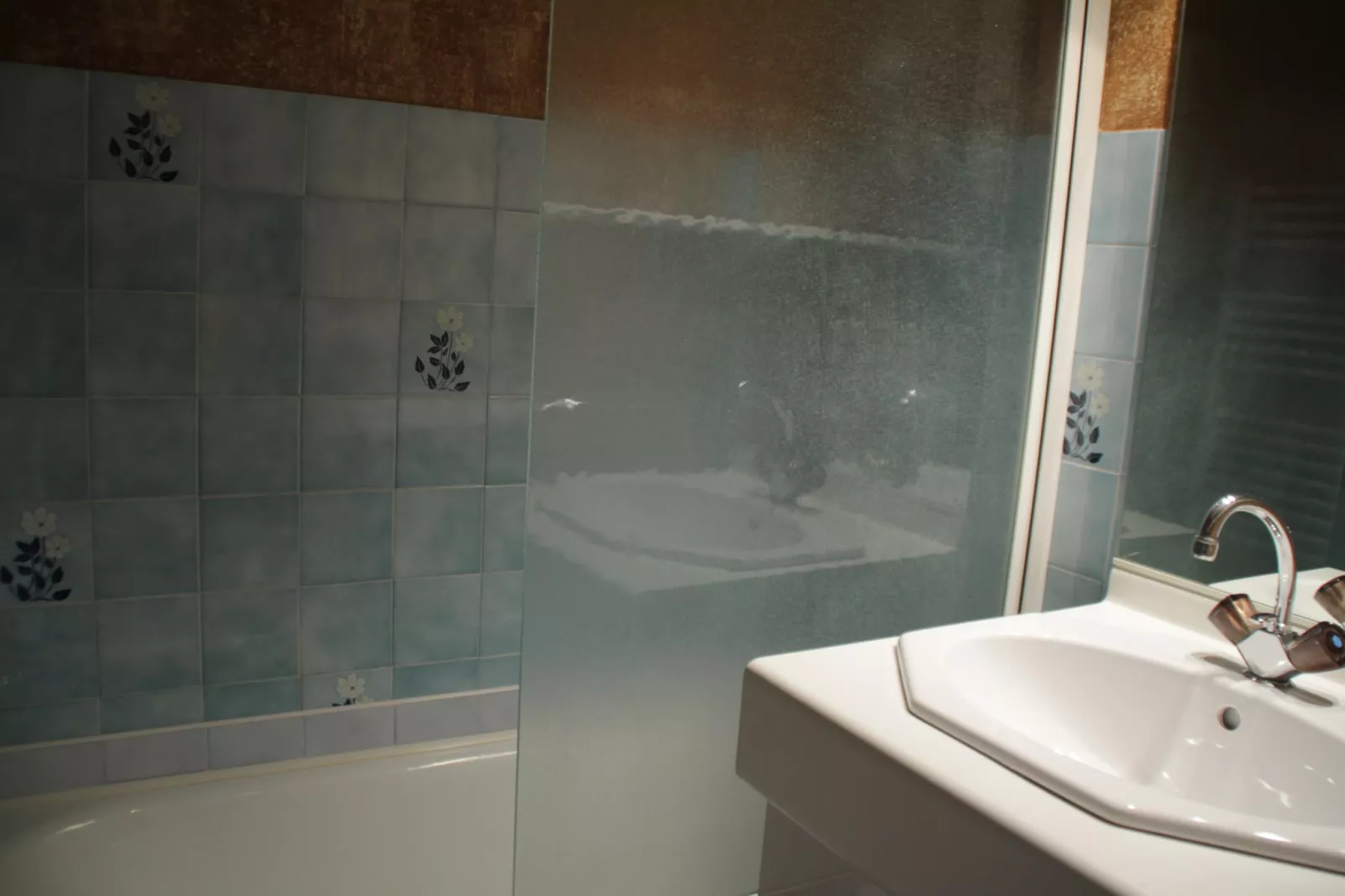 Hameau des 4 saisons HSE89  VIEW  & SUN 3 pers.-Bathroom