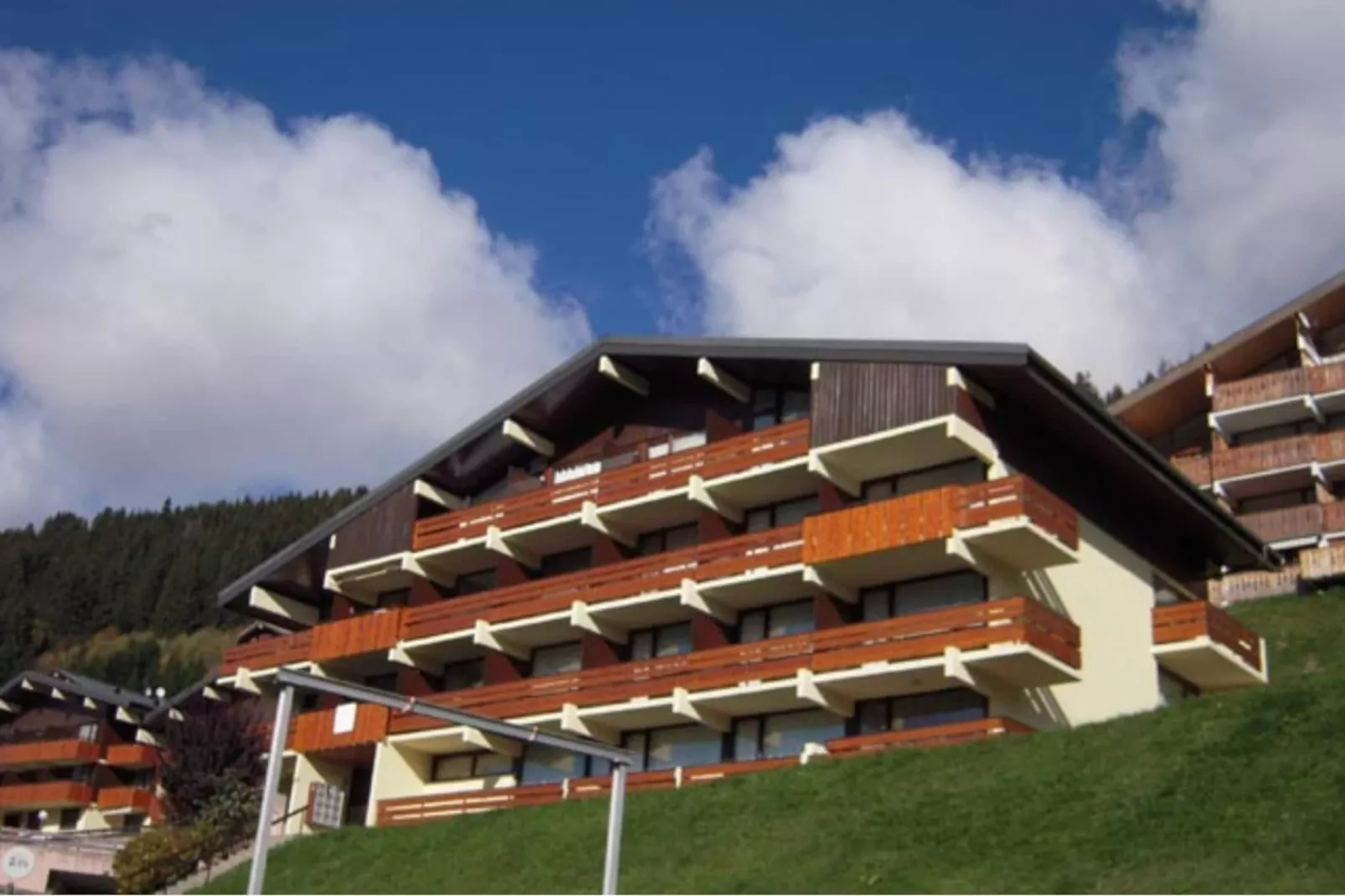 Hameau des 4 saisons HSE89  VIEW  & SUN 3 pers.-Outdoor