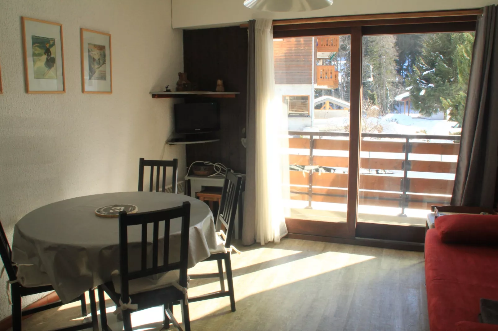 Portes Du Soleil PSB187 TELECABINE & MOUNTAIN 4 Pe-Living room