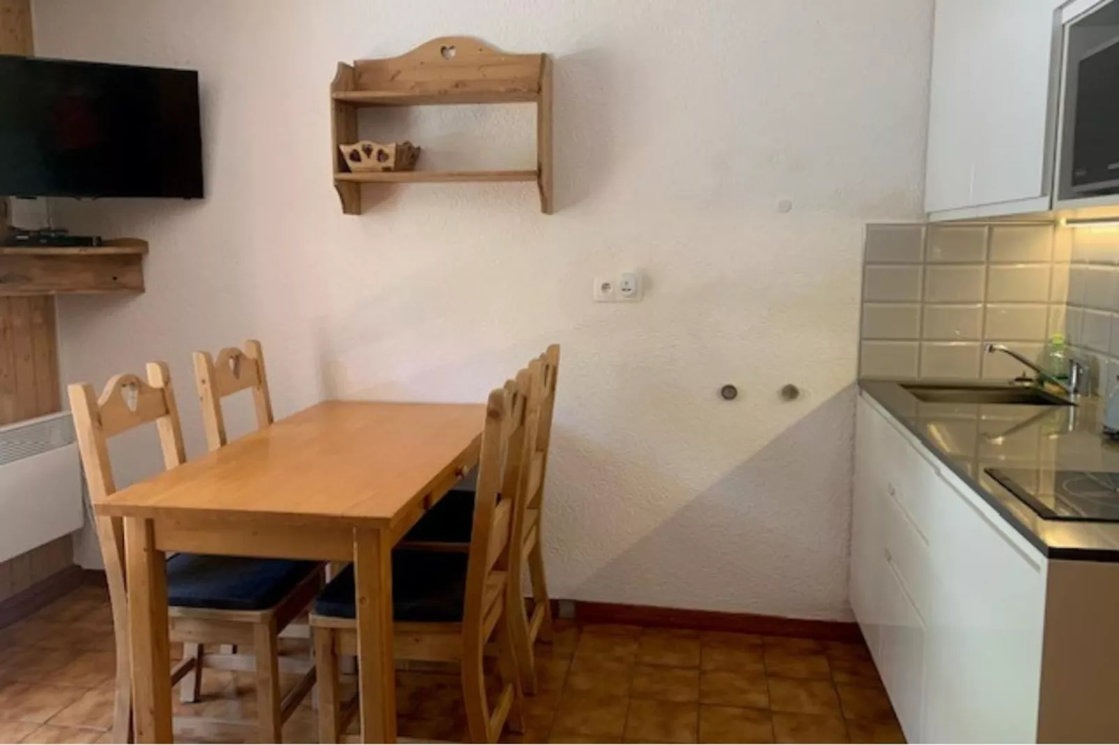 Gelinotte GL10 TELECABINE & MOUNTAIN 4 Pers.-Dining room