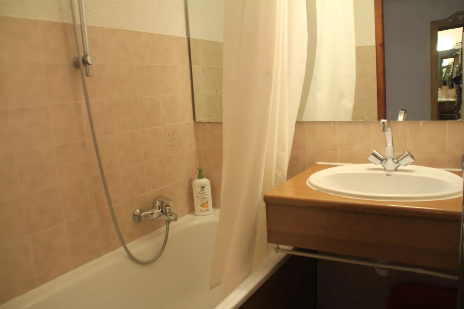 Gelinotte GL10 TELECABINE & MOUNTAIN 4 Pers.-Bathroom