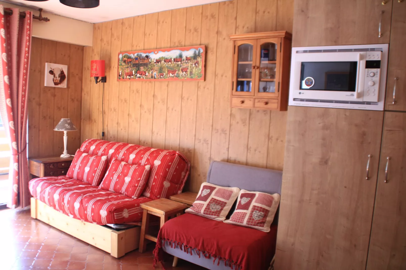 Portes Du Soleil PSB196 TELECABINE & MOUNTAIN 4 Pe-Living room