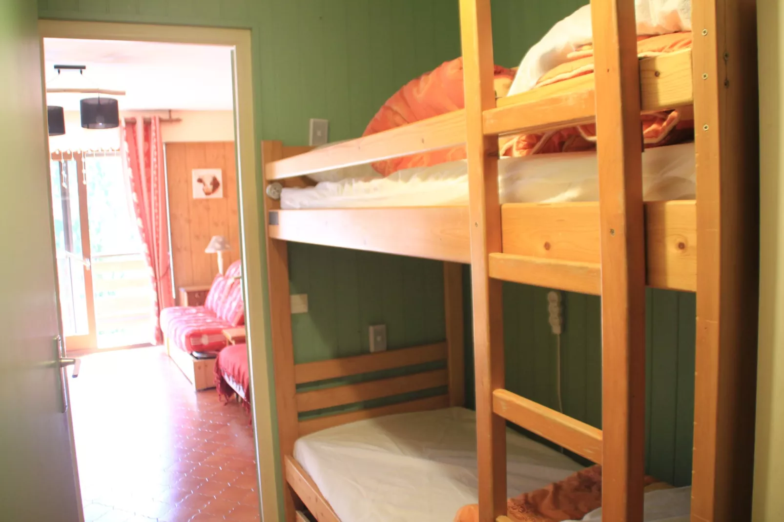 Portes Du Soleil PSB196 TELECABINE & MOUNTAIN 4 Pe-Bedroom