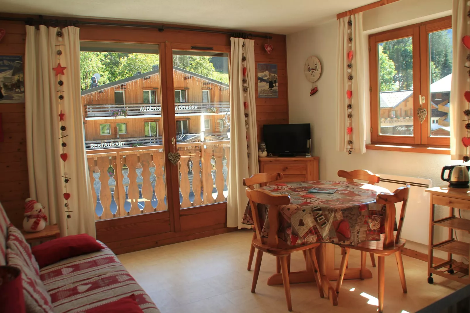 Perthuis PTD8 TELECABINE & MOUNTAIN 5 pers.-Living room