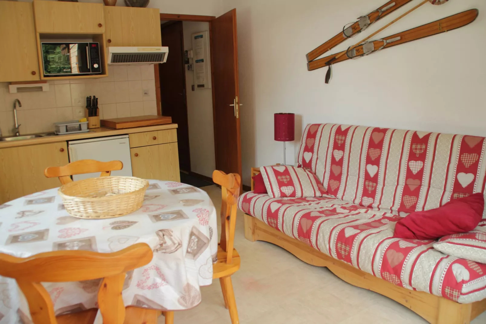 Perthuis PTD8 TELECABINE & MOUNTAIN 5 pers.-Living room