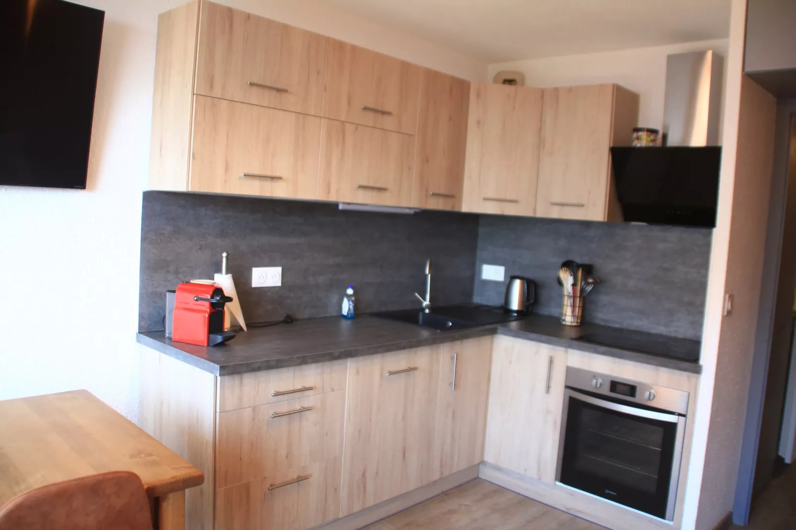 Joran JR6 MOUNTAIN & NATURE 4 Pers.-Kitchen