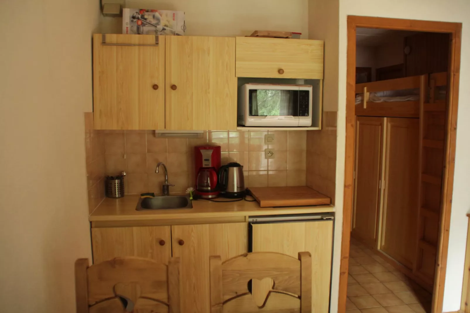 VOINETTES VNB3 TELECABINE & MOUNTAIN 4 Pers.-Kitchen