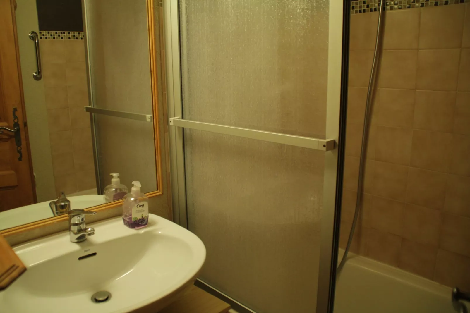 VOINETTES VNB3 TELECABINE & MOUNTAIN 4 Pers.-Bathroom