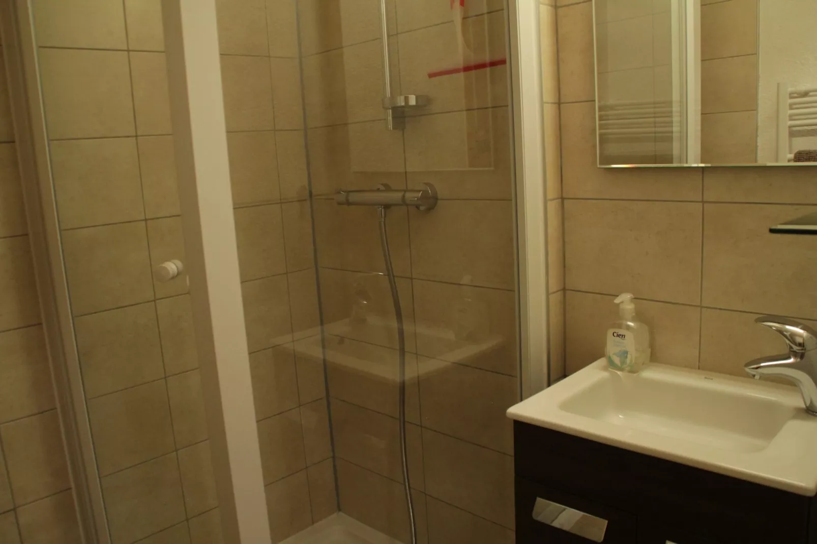 VOINETTES VNB2 TELECABINE & MOUNTAIN 4 Pers.-Bathroom