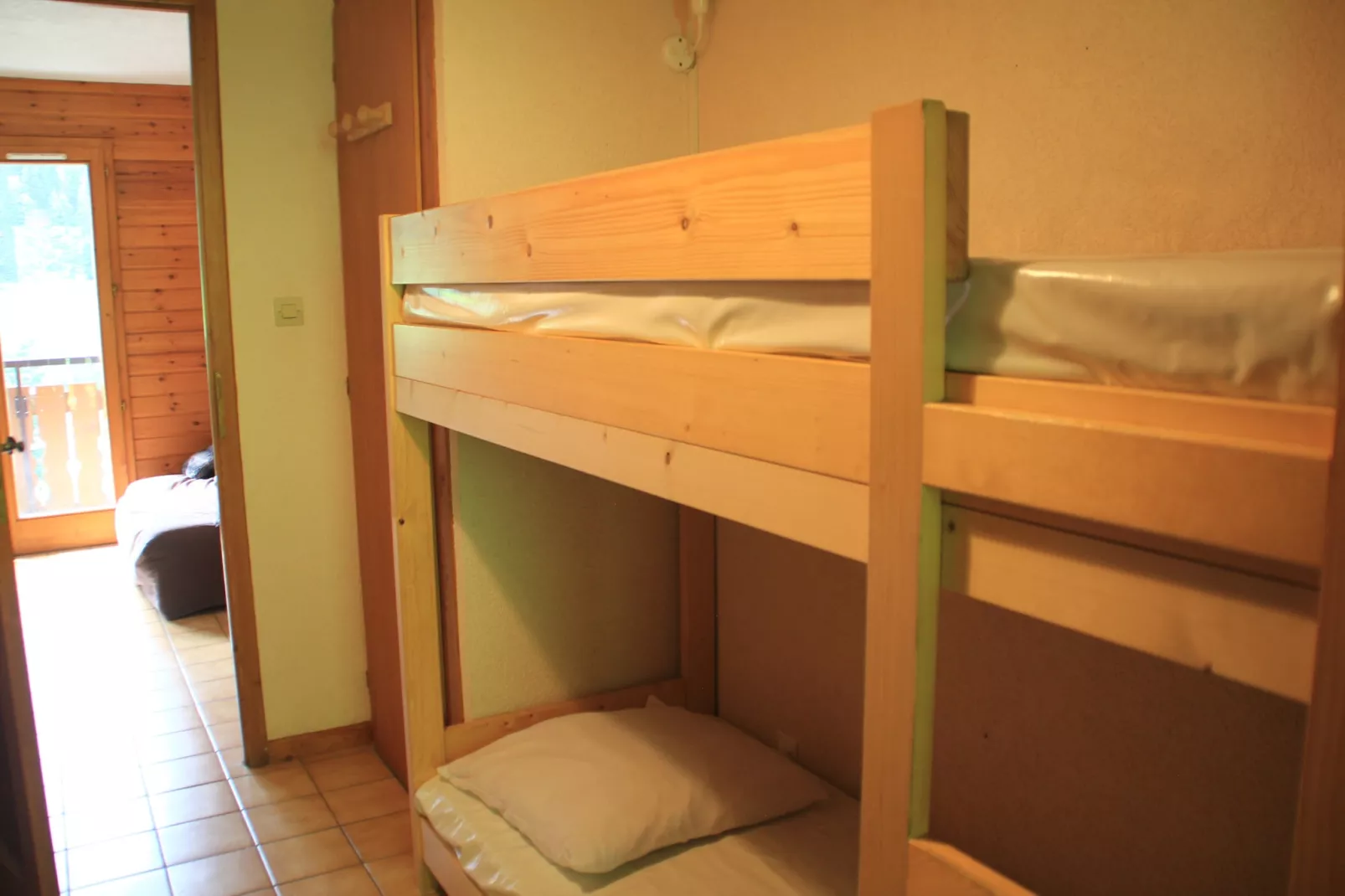 VOINETTES VNB8 TELECABINE & MOUNTAIN 4 Pers.-Bedroom