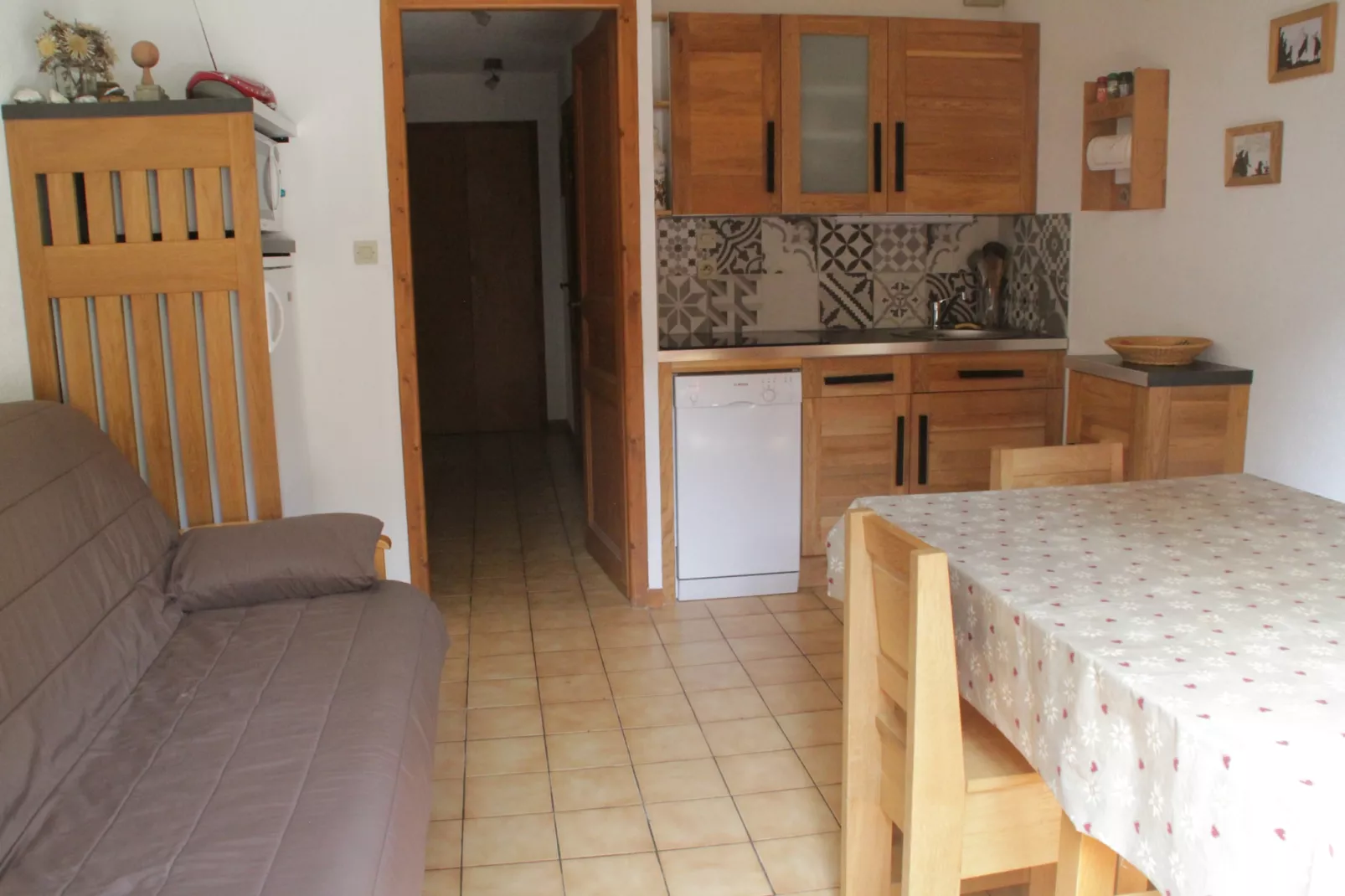 VOINETTES VNB7 TELECABINE & MOUNTAIN 5 Pers.-Living room
