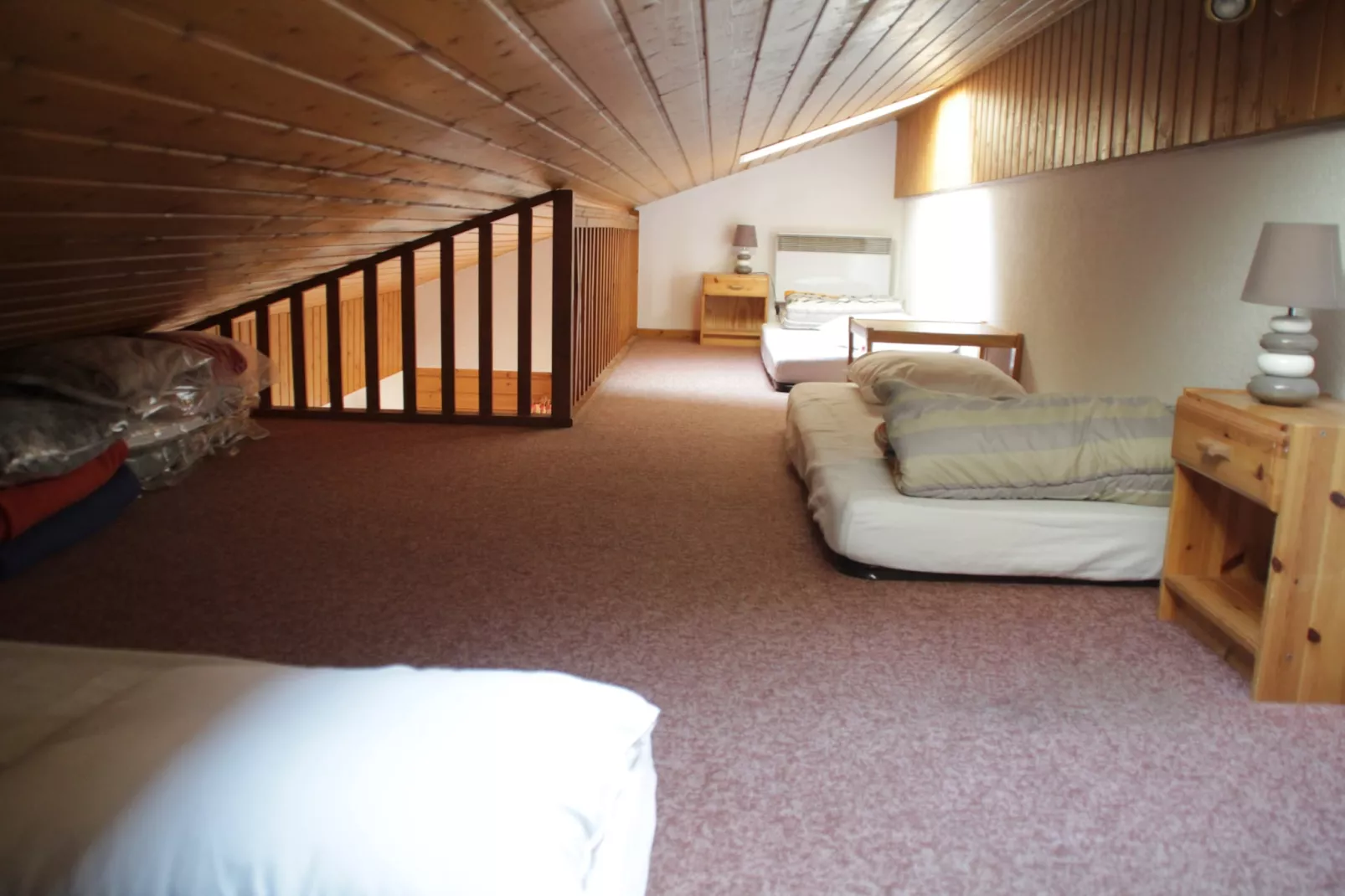 VOINETTES VNB7 TELECABINE & MOUNTAIN 5 Pers.-Bedroom