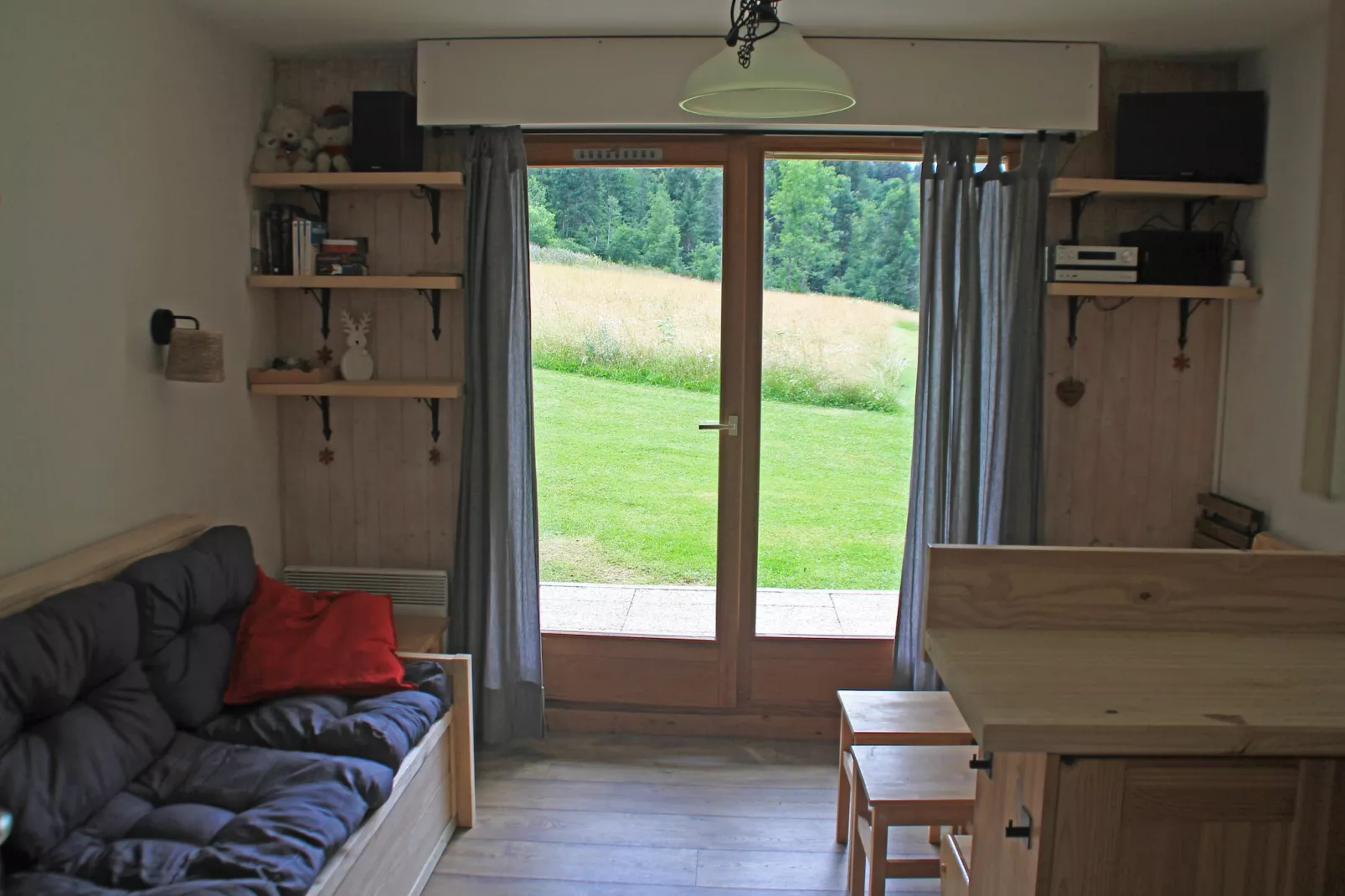 Myrtilles MR7 TELECABINE & NATURE 4 Pers.-Wohnzimmer