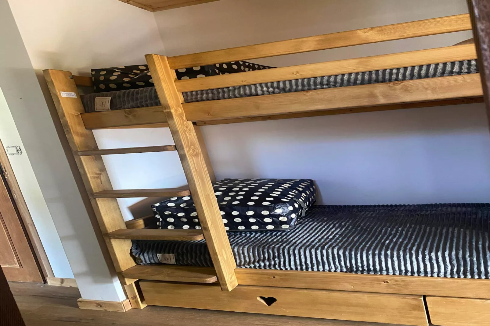 Alpina AL4 MOUNTAIN & QUIET 4 Pers-Bedroom