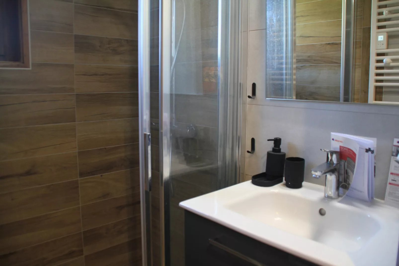Alpina AL4 MOUNTAIN & QUIET 4 Pers-Bathroom