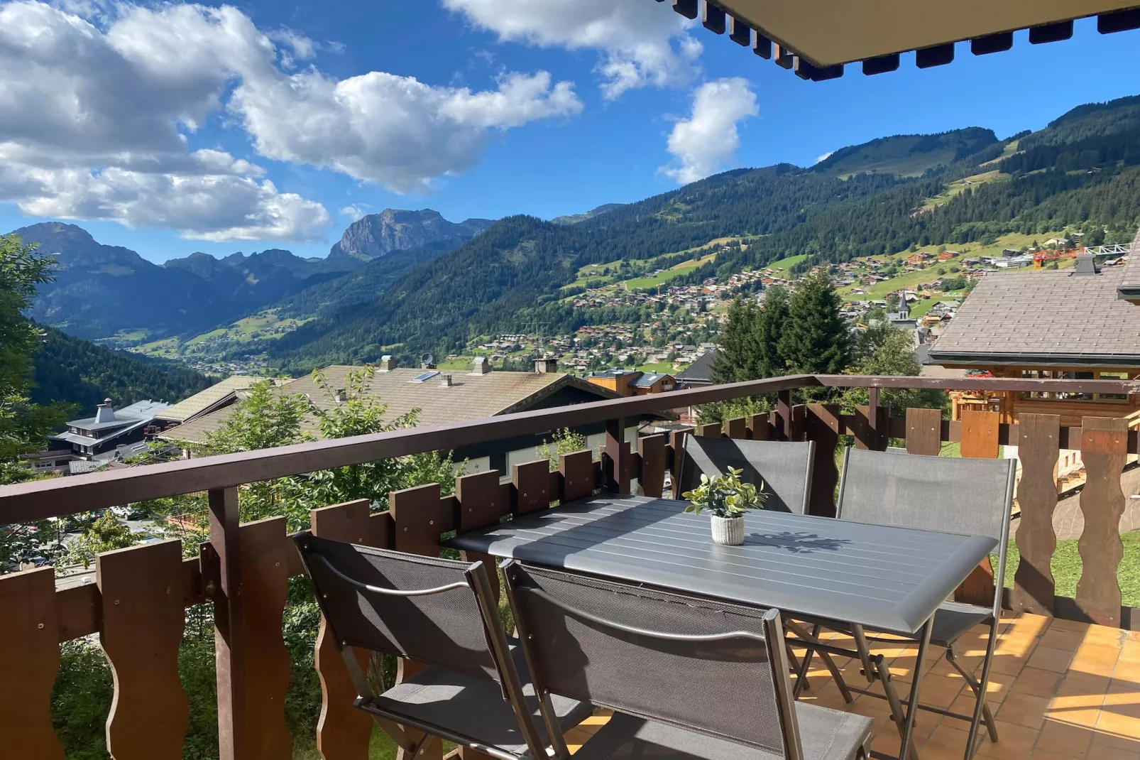 Alpina AL4 MOUNTAIN & QUIET 4 Pers-Terrace balcony