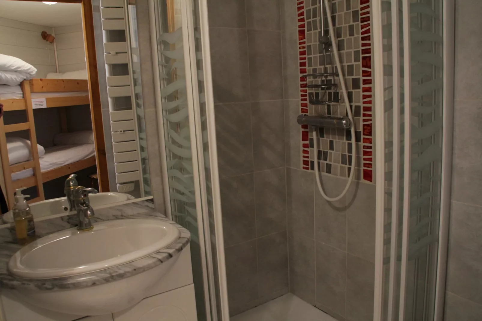 Jonquilles JQM6 MOUNTAIN & QUIET 5 Pers.-Bathroom