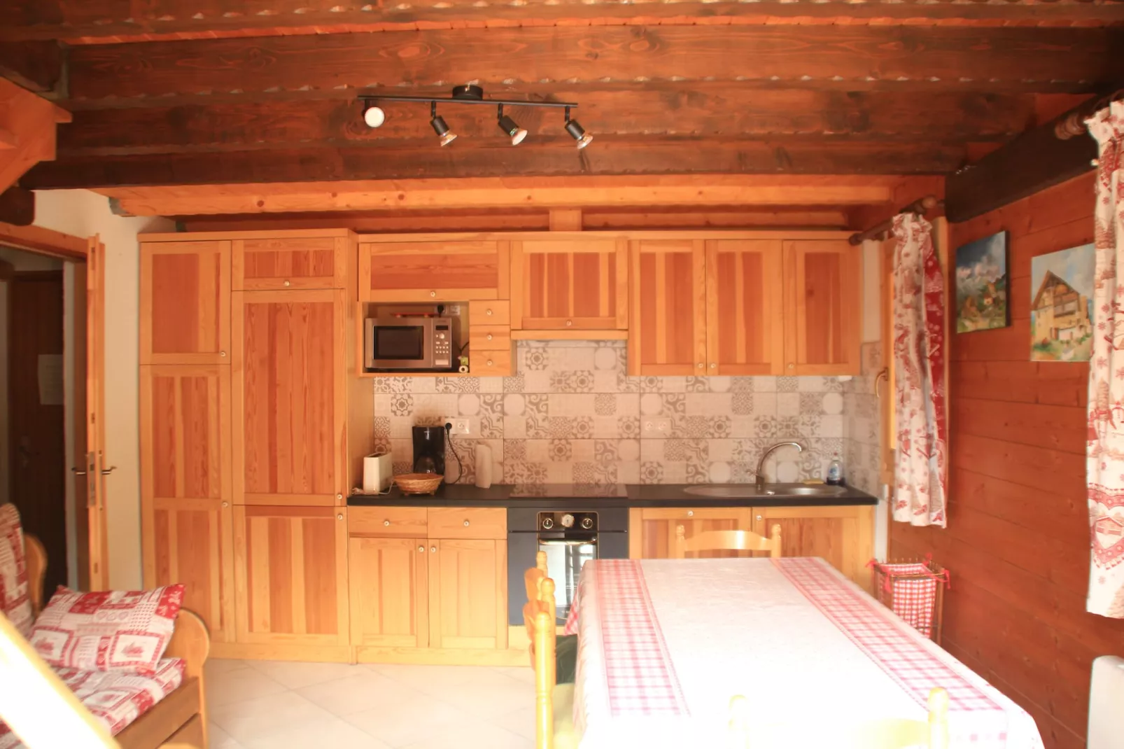 Petit Savoyard PY9 MOUNTAIN & COSY 6 Pers-Küche