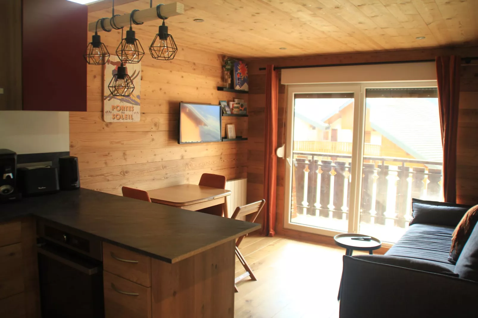 VERONICA VR51 NATURE & MOUNTAIN 6 Pers-Living room