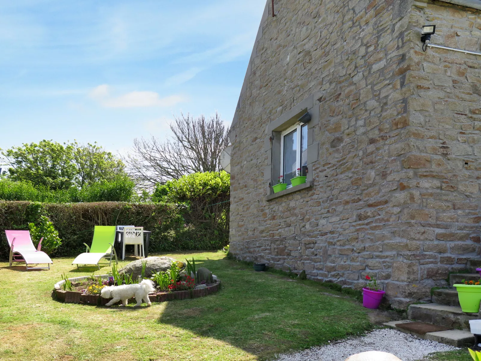 La Grande Roche (POD101)-Outside