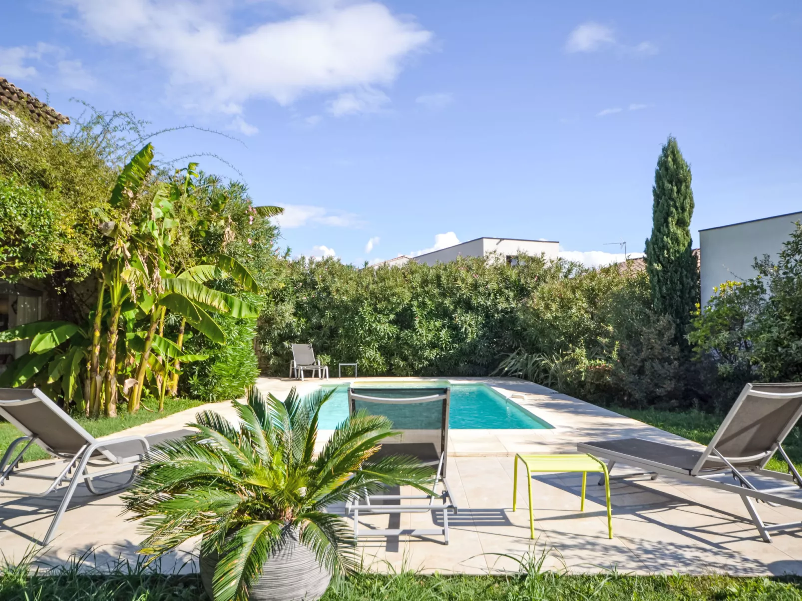 Le Rosier-Outside