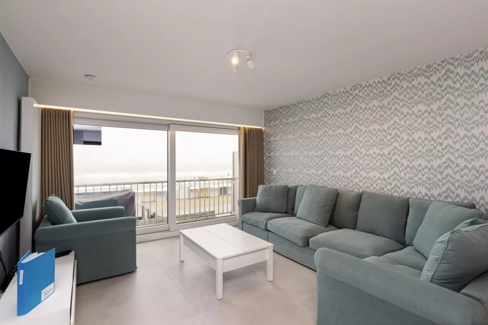 SEA SWALLOW - 1ST-Wohnzimmer