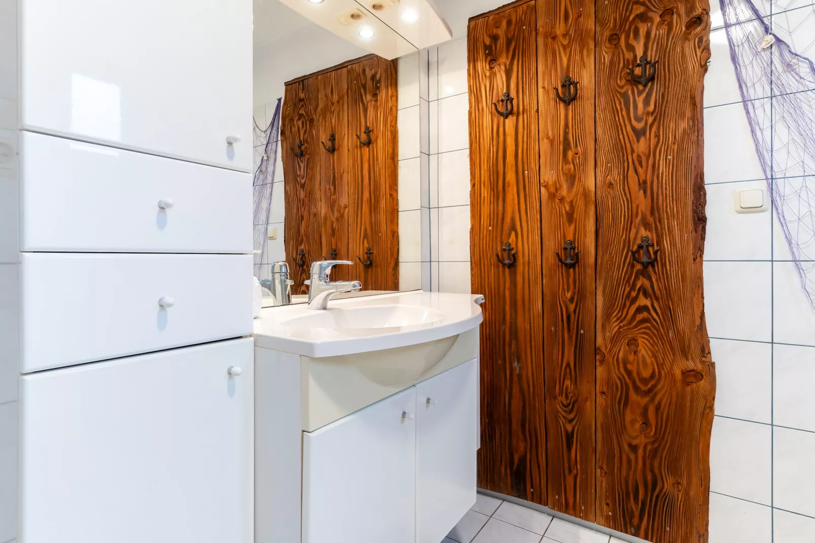 Fewo Leeven-Bathroom