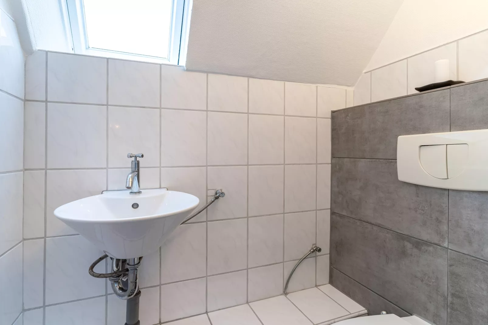 Fewo Leeven-Bathroom