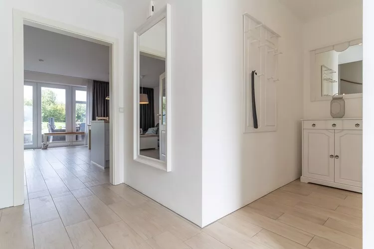 Haus Poller 25-Landing