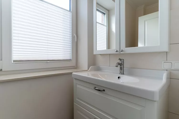 Haus Poller 25-Bathroom