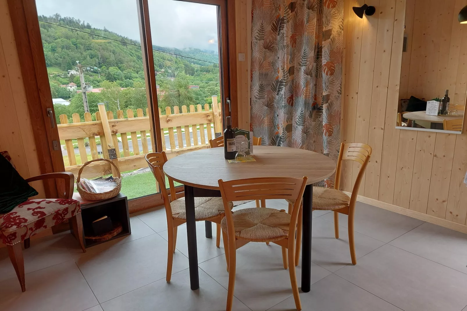 La Coccinelle et Salamandre-Dining room