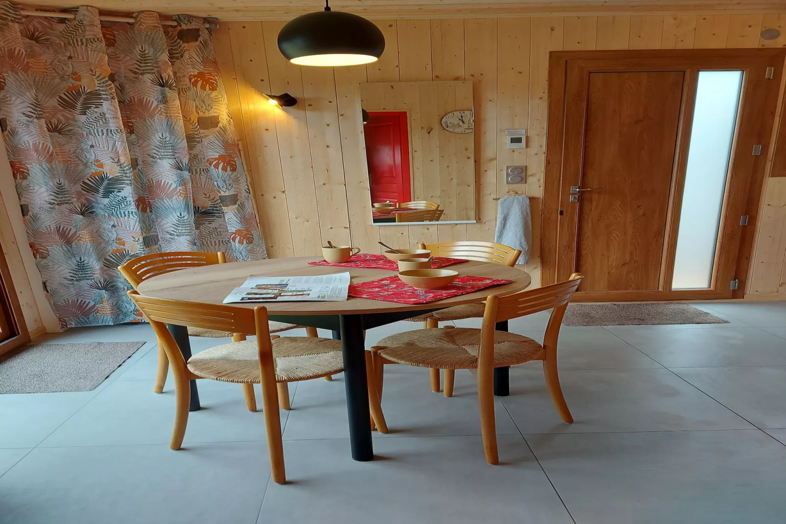 La Coccinelle et Salamandre-Dining room