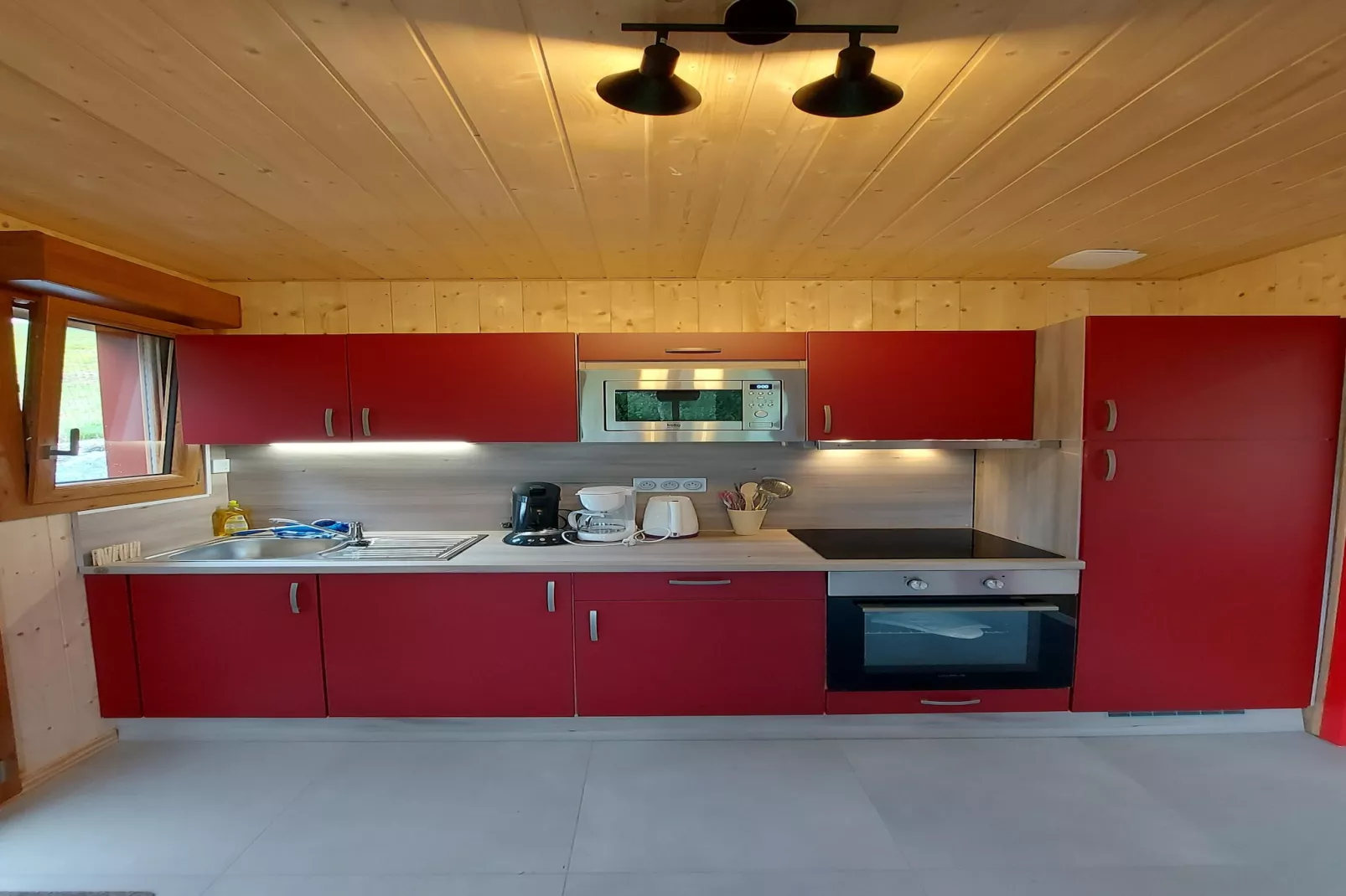 La Coccinelle et Salamandre-Kitchen