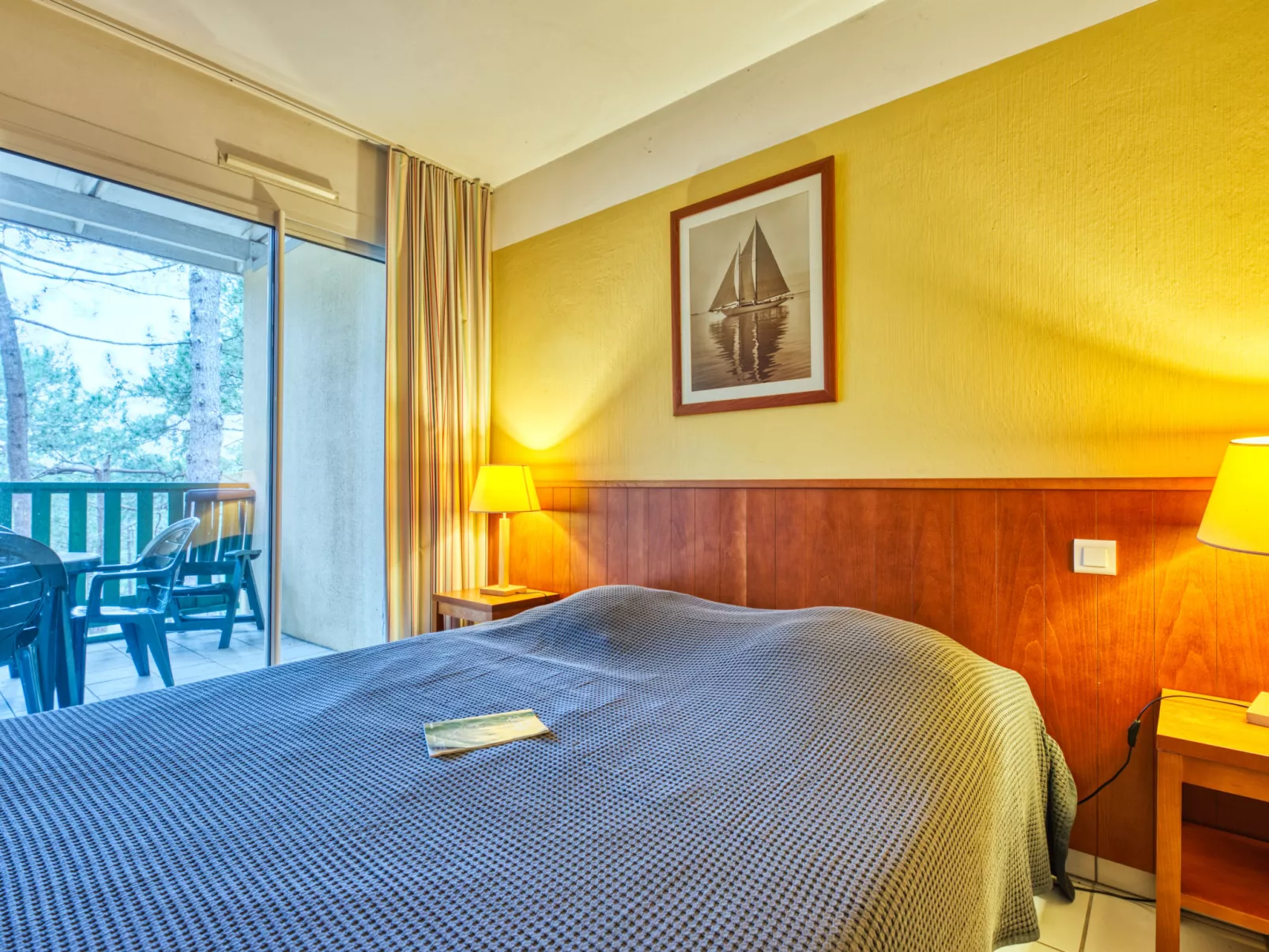 Les Grands Pins-Inside