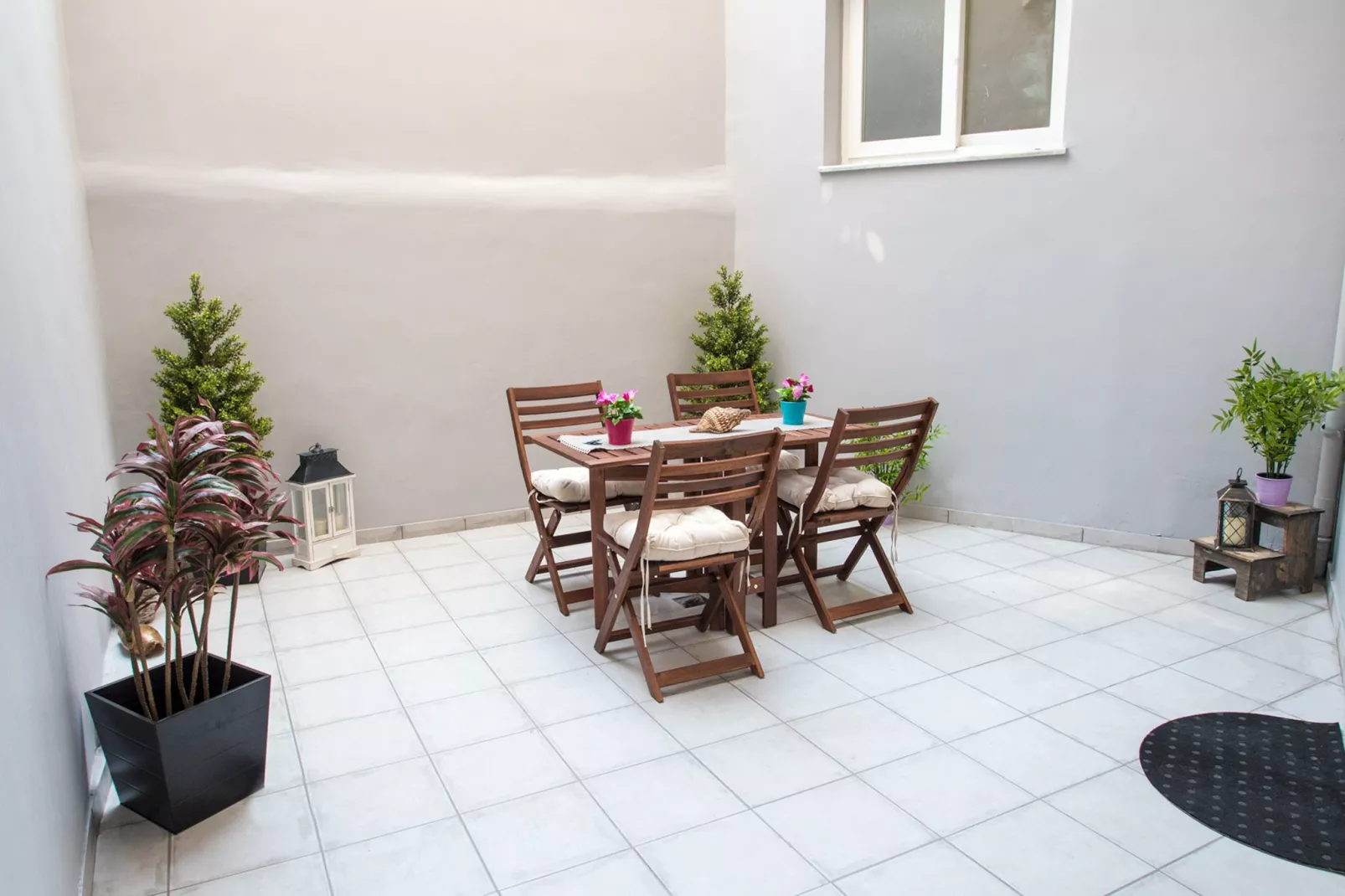 Mare Civitas Unum-Terrace
