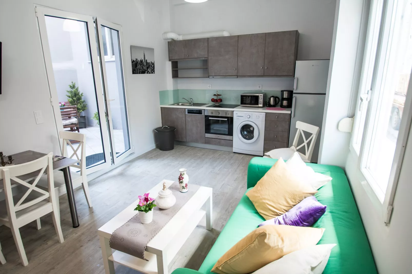 Mare Civitas Unum-Living room