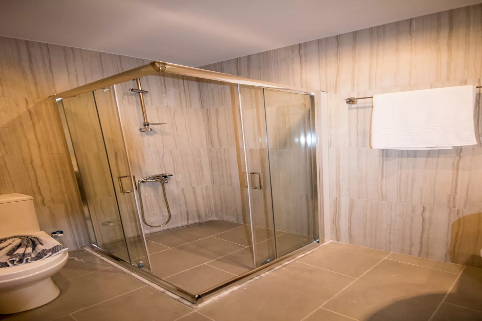 Mare Civitas Unum-Bathroom