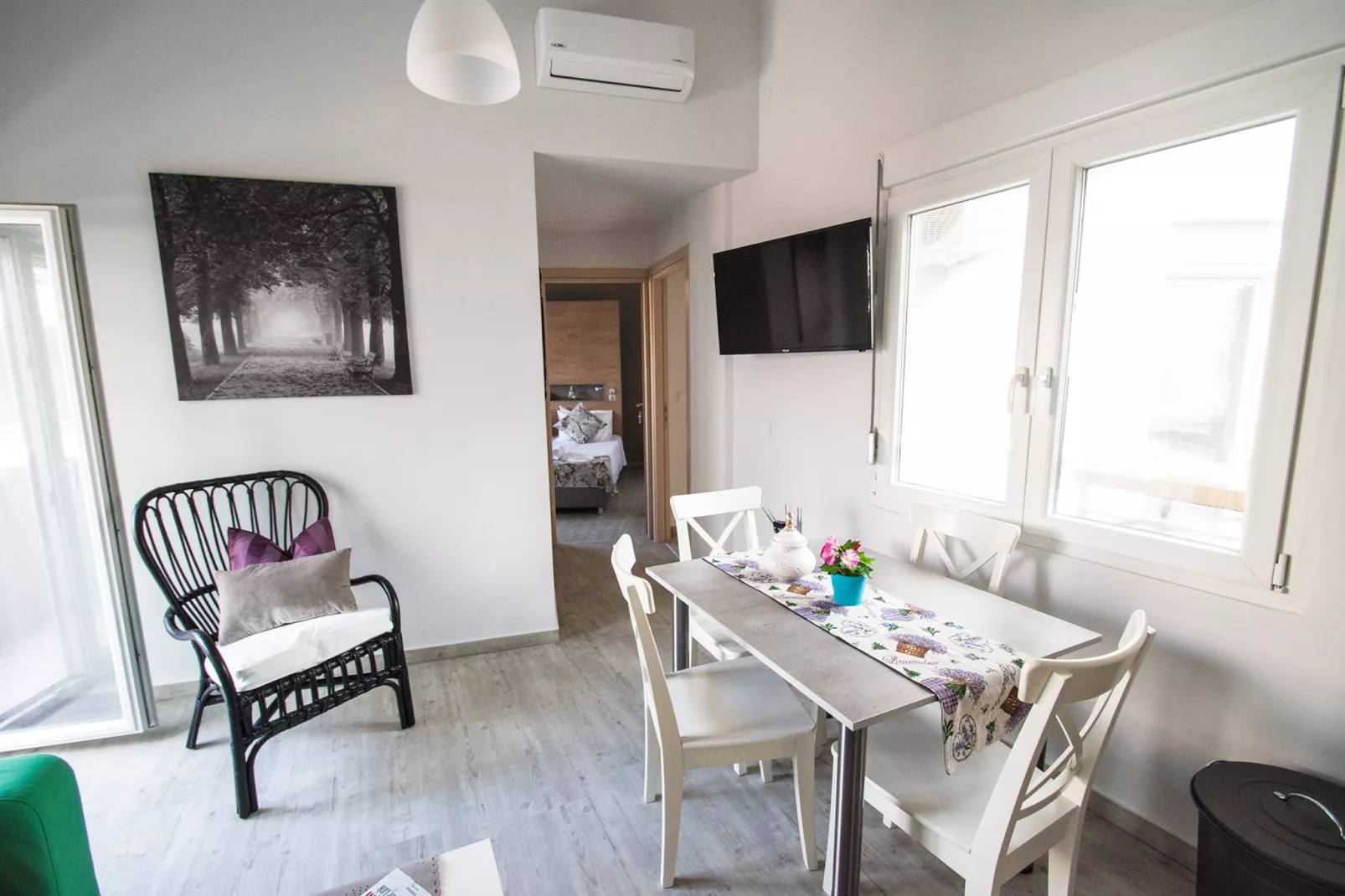 Mare Civitas Duo-Dining room