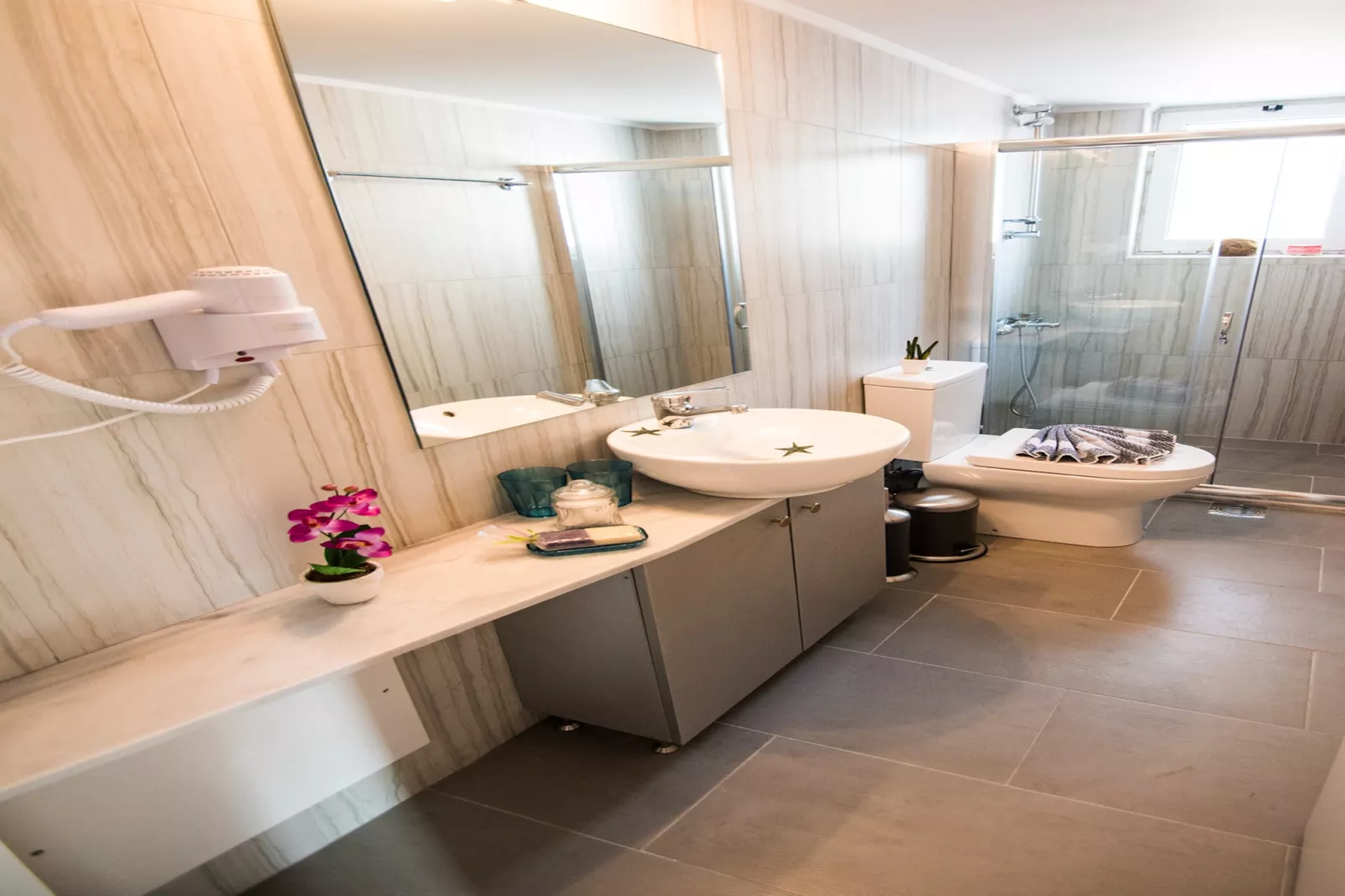 Mare Civitas Duo-Bathroom